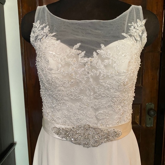 Alfred Angelo 2557. Size 6. NWT - Picture 5 of 11